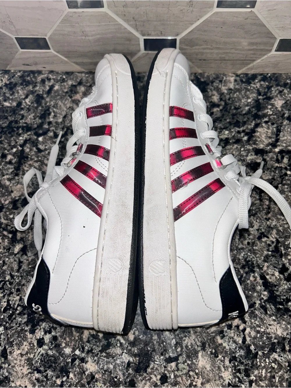 Women’s K-Swiss White Metallic Red/ pink Stripe Sneakers Size 10 Casual Shoes